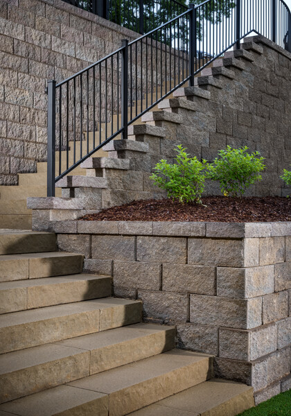 Diamond Pro Block Retaining Wall and Steps